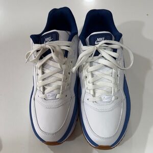 Nike Men's White and Navy Sneakers